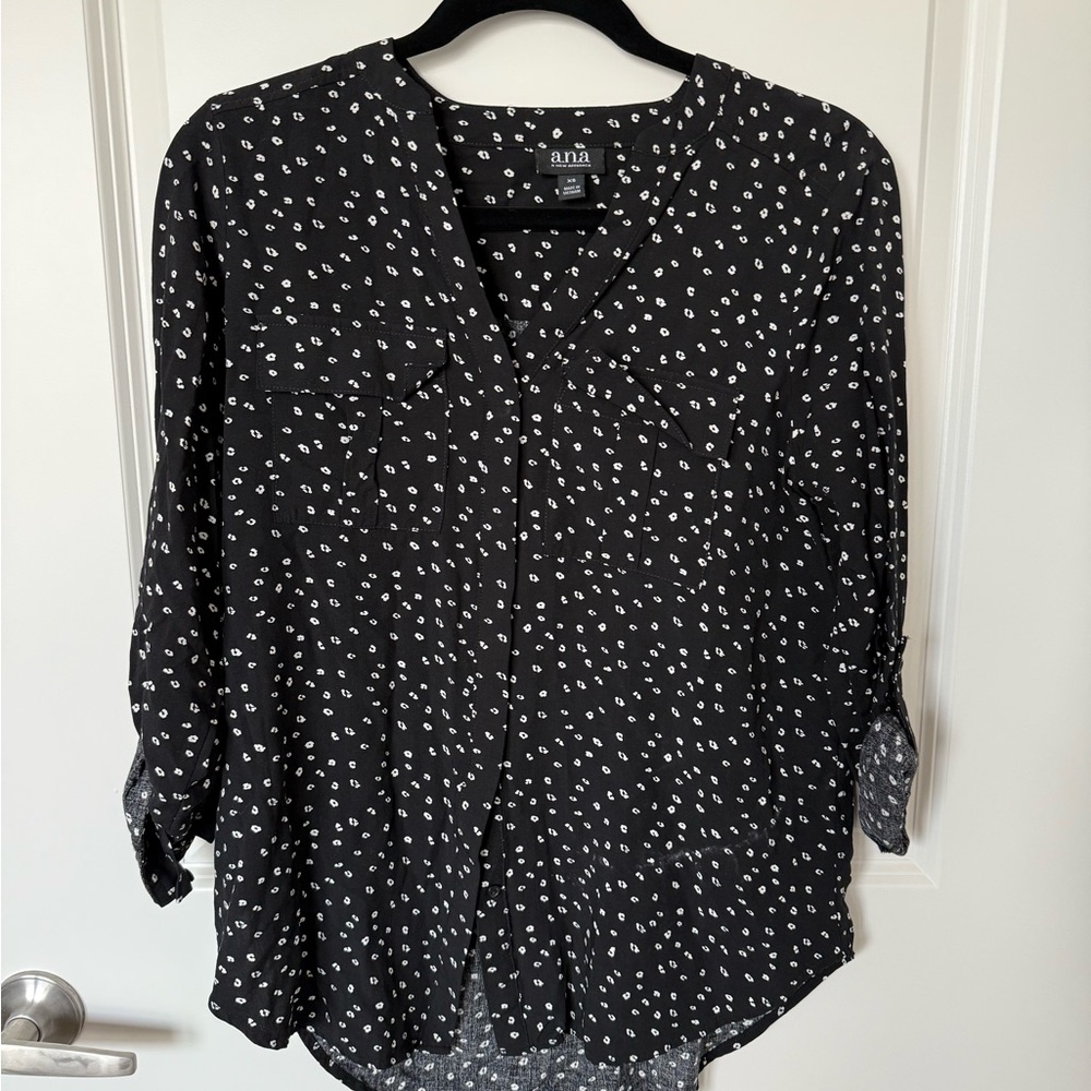 a.n.a Black and White Buttoned Blouse